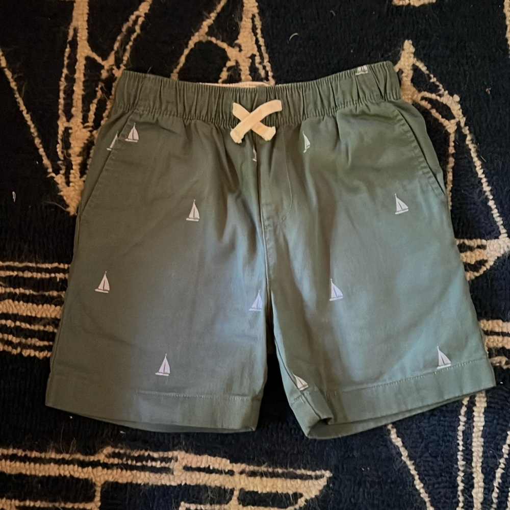 Green dock shorts white light blue sailboats by Crewcuts size 7